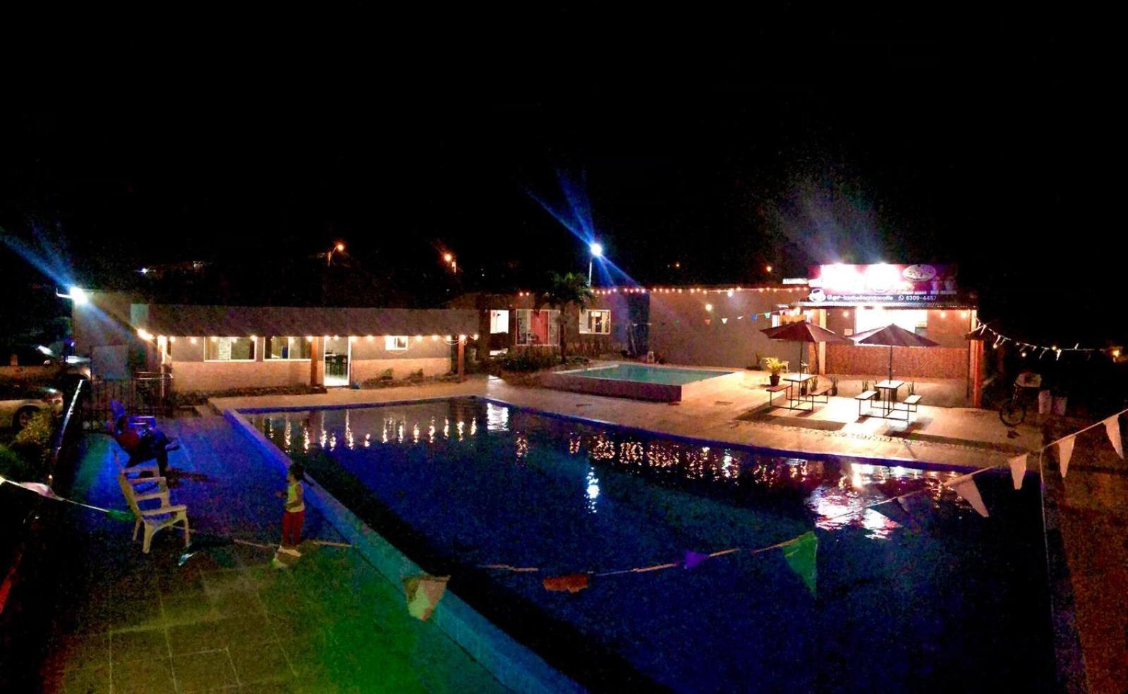 Isabella Hostel And Pool Alto Boquete Екстер'єр фото